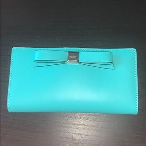 NWT kate spade Montford Park Smooth Wallet